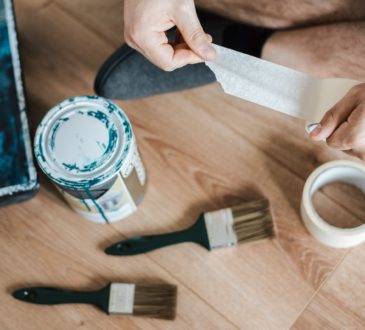 La beauté des stratifiés colorés : choisissez la bonne teinte pour votre revêtement de sol élégant