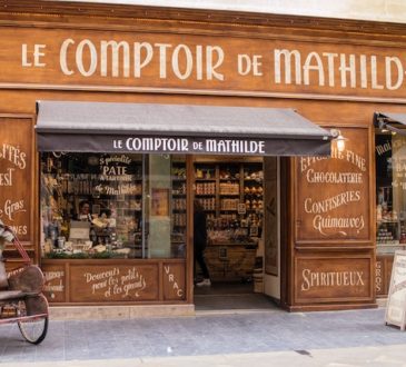 Sie wollen Ihr Geschäft fördern? Wählen Sie Autoaufkleber & Fassadenwerbung