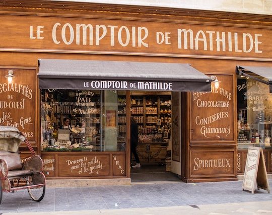 Promoting your business? Choose car stickers & facade advertising